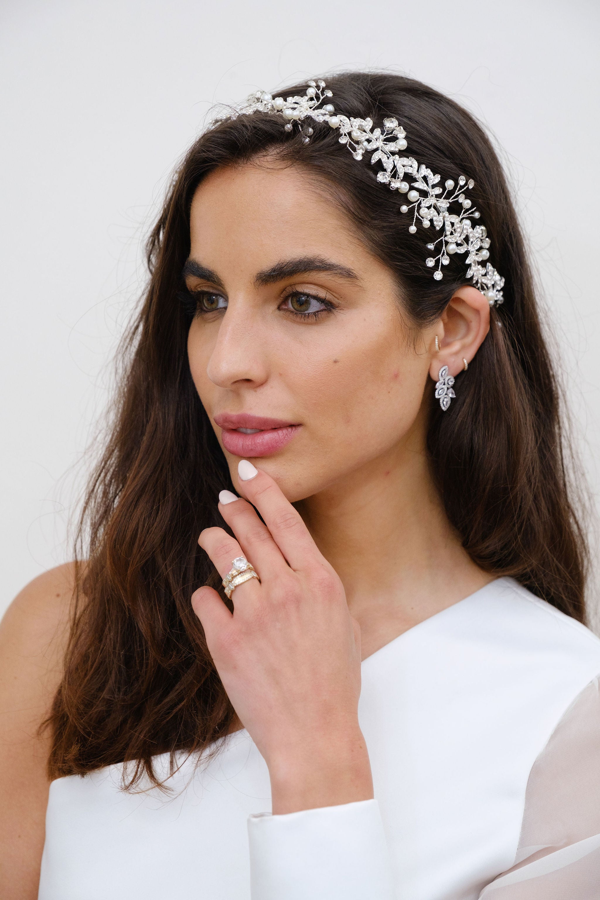 Chiara headdress