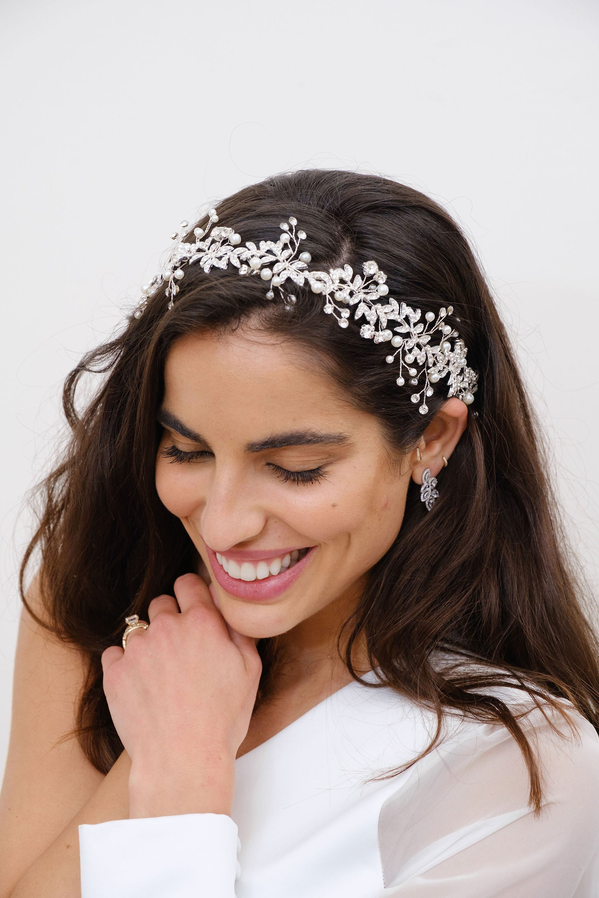 Chiara headdress