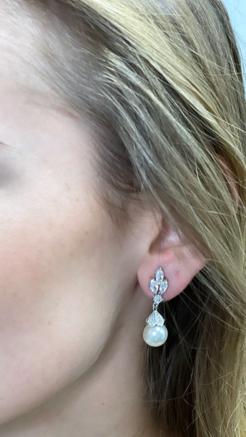 Aretes Monica